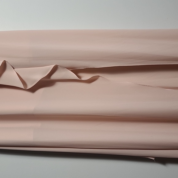 BCBGMAXAZRIA NWT Slit Sleeve Overlay Gown in Bare Pink Size 10 - Picture 3 of 16